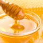 Мед  выведет токсины,  после употребления спиртных напитков