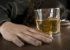 Уменьшает угрозу смерти от травм алкоголь